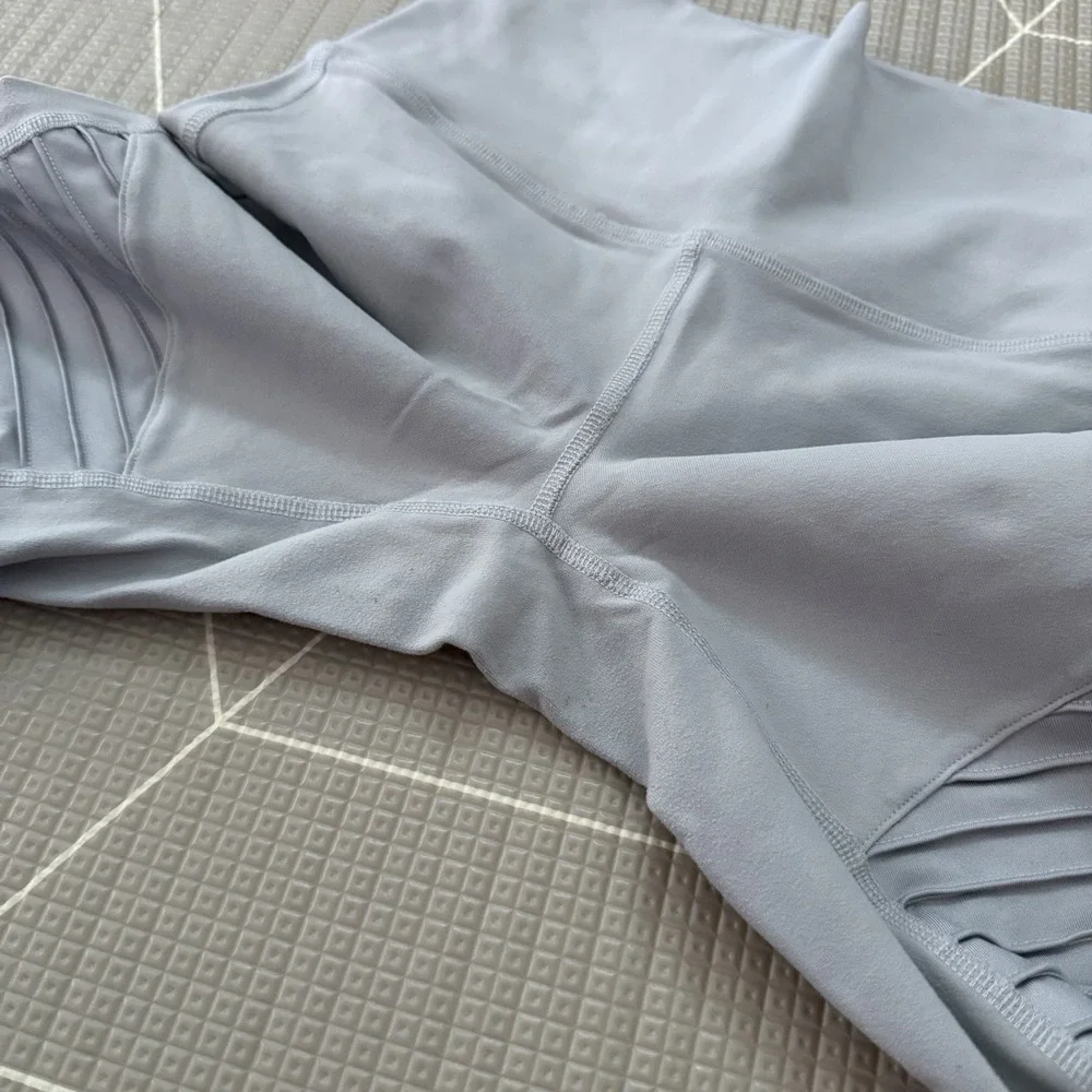 Alo‎ Yoga Light Gray Moto Leggings Size S